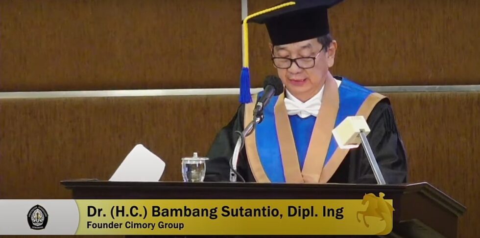 Universitas Diponegoro Anugerahi Gelar Doctor Honoris Causa Kepada