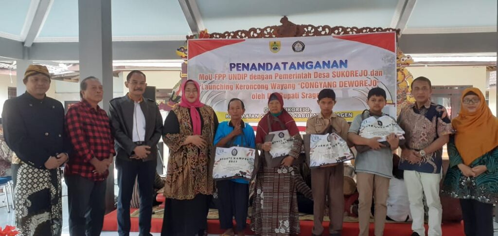Dekan FPP UNDIP pada Penandatanganan MoU Bakti Kampus di Desa Sukorejo Kecamatan Sambirejo Kabupaten Sragen