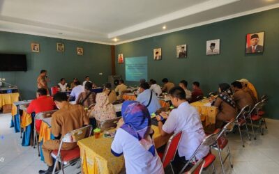 Pengelola Lumbung Mataraman Gunungkidul Dilatih Pembuatan Pakan Komplit oleh Dosen FPP UNDIP